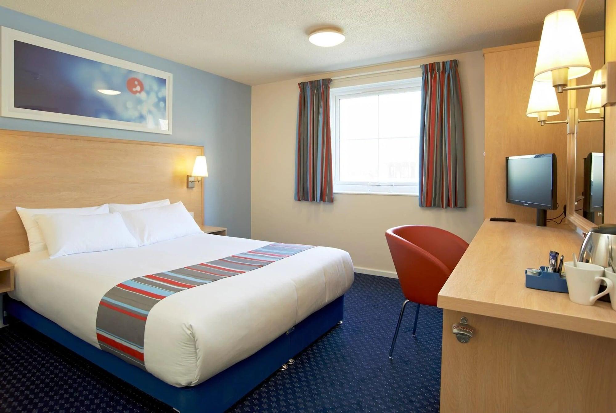 แทรเวลลอดจ์ อินเวอร์เนส แฟร์เวย์ Hotel ภายนอก รูปภาพ