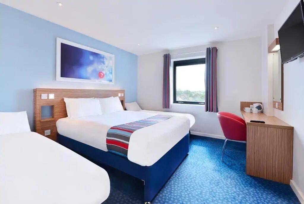 แทรเวลลอดจ์ อินเวอร์เนส แฟร์เวย์ Hotel ภายนอก รูปภาพ