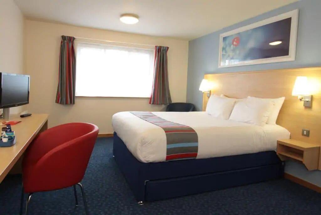แทรเวลลอดจ์ อินเวอร์เนส แฟร์เวย์ Hotel ภายนอก รูปภาพ