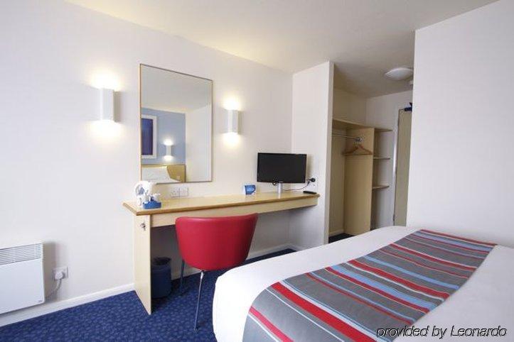 แทรเวลลอดจ์ อินเวอร์เนส แฟร์เวย์ Hotel ภายนอก รูปภาพ