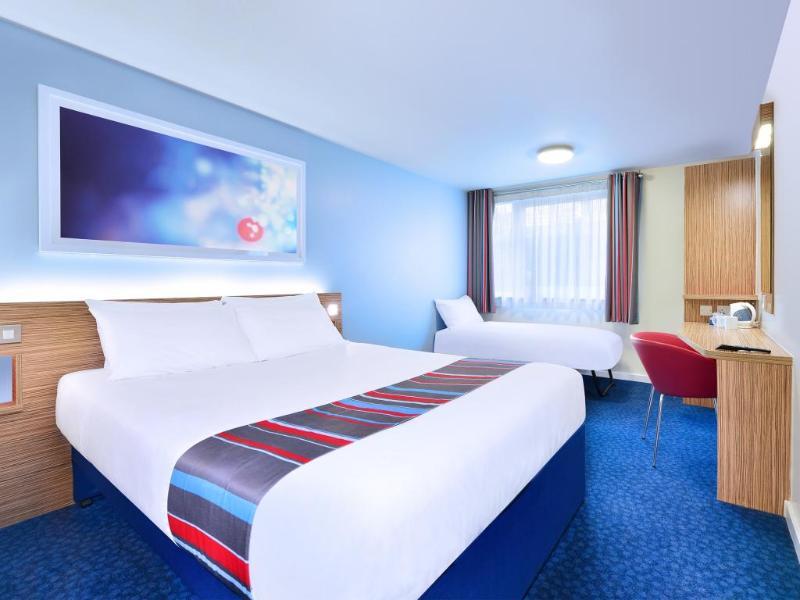 แทรเวลลอดจ์ อินเวอร์เนส แฟร์เวย์ Hotel ภายนอก รูปภาพ