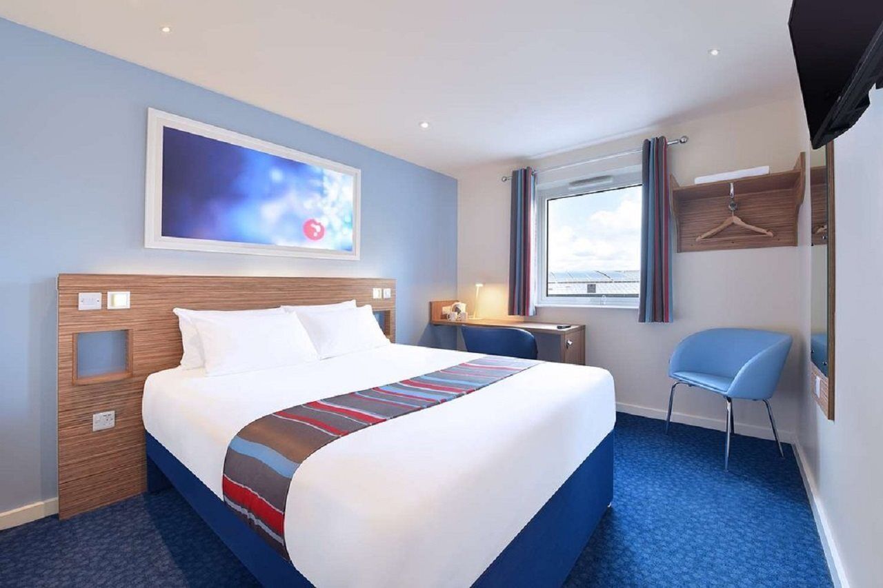 แทรเวลลอดจ์ อินเวอร์เนส แฟร์เวย์ Hotel ภายนอก รูปภาพ